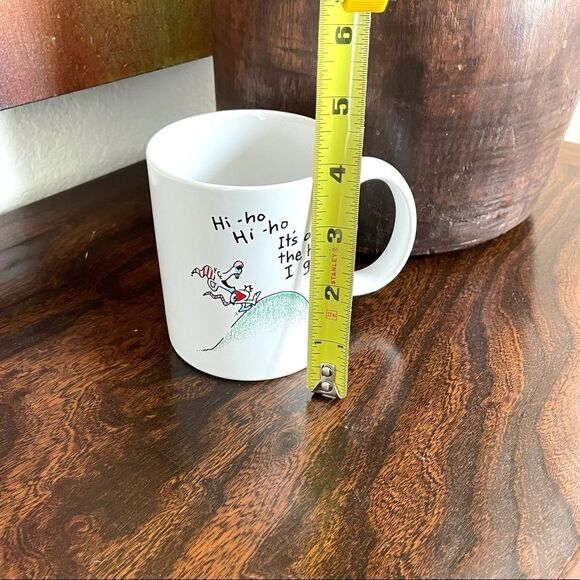 Shoebox Greetings “over the hill I go” coffee mug - Picture 3 of 14